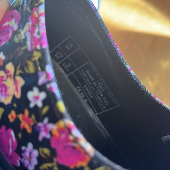 Dr. Martens Vintage Floral Oxfords Size 8 - Picture 3 of 4
